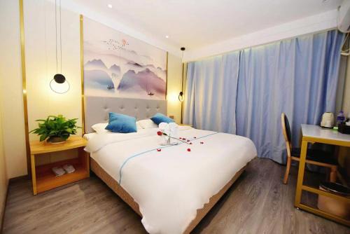 Changning Hotel | Longchen Holiday Hotel