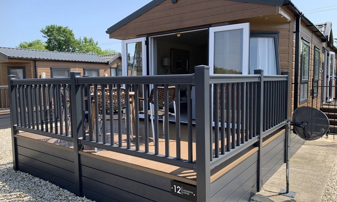 Evesham Cottage | LONGDON LODGE, with a garden in Evesham