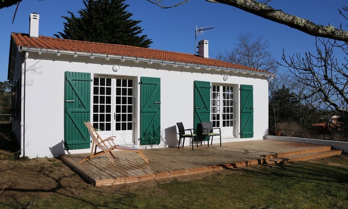 Les Conches Villa | Longeville -Villa on the edge of the coastal forest – Wild sandy beach at 1200 m