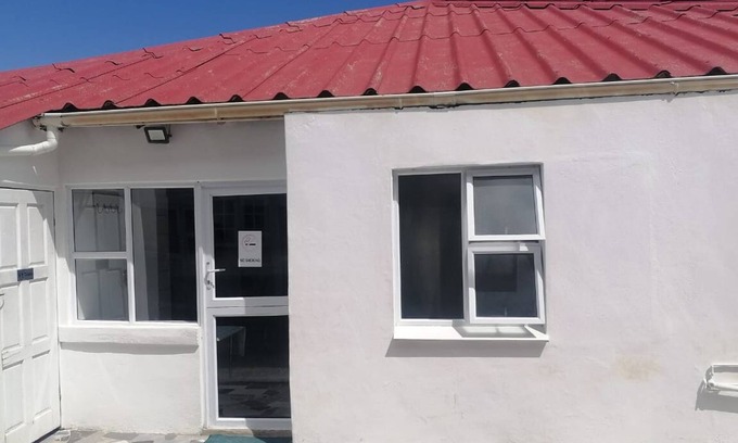 Quigney Beach Bed & Breakfast | Longfellow Lodge