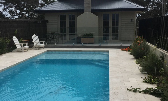 Blairgowrie Cottage | Longford Cottage delightfully large 1 Bedroom Apartment