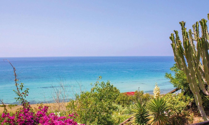 Sellia Marina Apartment | Look forward to a beautiful view of the countryside on vacation in this vacation apartment.