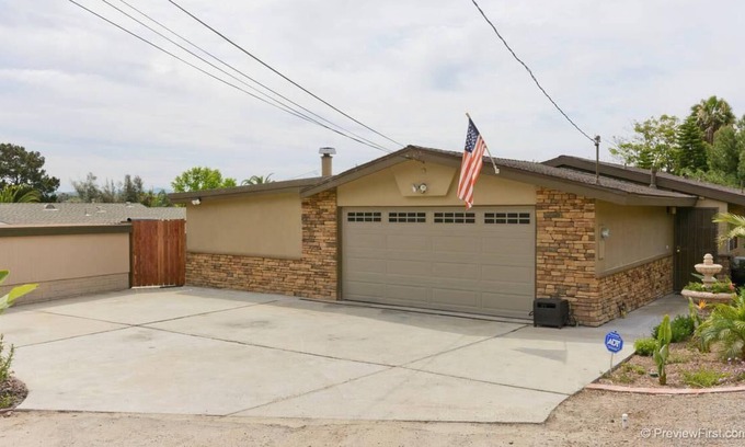 Vista House | Look No Further~ You Have Found Your Family Friendly Home Away From Home!