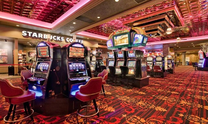 Elko Hotel | Look No More! Outdoor Pool, FREE Parking, Pets Allowed Near Main City Park!