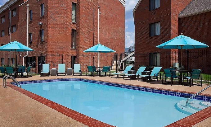 White Station Apartment | Look No More! w/ Parking, Pets Allowed Near Children's Museum of Memphis!