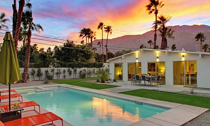 Racquet Club Estates House | Look to the West . on Via Miraleste!