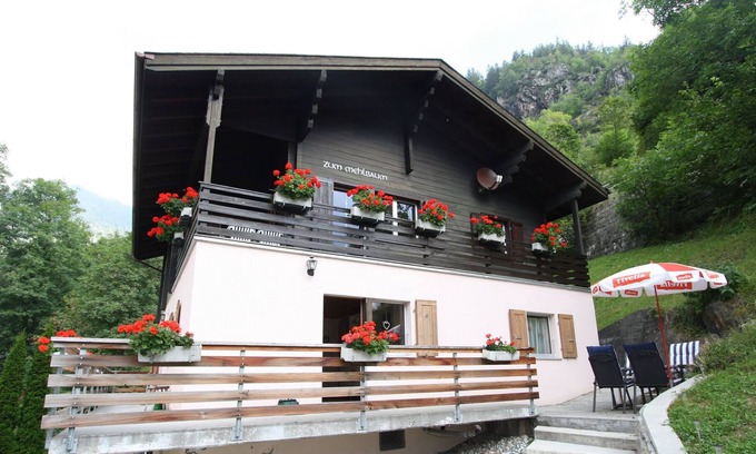 Naters Apartment | Looked after holiday house with a superb view concerning the Rhônedal.