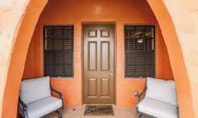 Fort Myers House | Looking for a Resort Feel? Waterfront Property!
