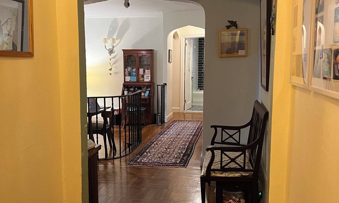 Fort George Apartment | Looking for an August sublet in the city? Check out our fabulous 1 bedroom