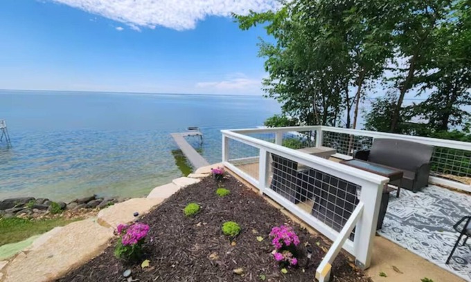 Village of Harrison House | Looking for the perfect Wisconsin lake house for your family fun?