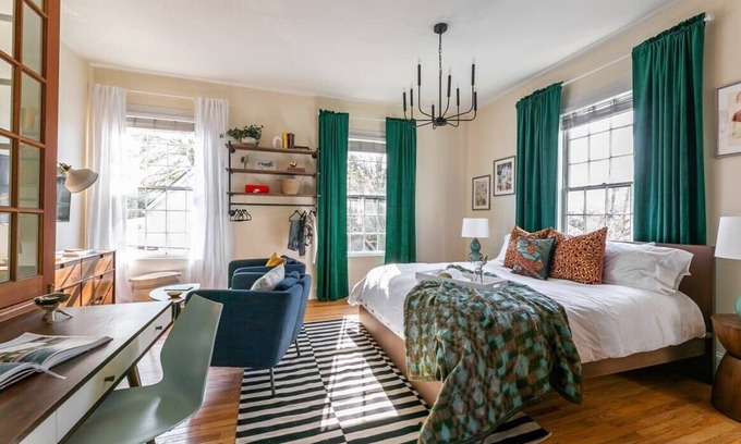Cabbagetown Apartment | Looking Glass by Minty Living