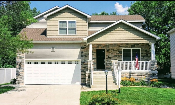 Hammond House | Looking to come to city but don’t want to pay the city prices!~ Touch of a Nurse