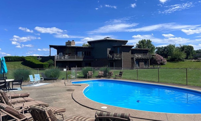 Dover House | Lookout Lodge a house with a 360 view
