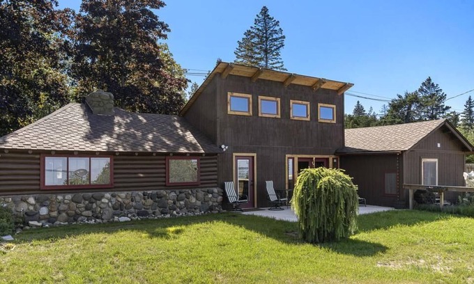 Cheboygan Cabin | Loons Lodge - Lake Huron, sandy beach, sleeps 8