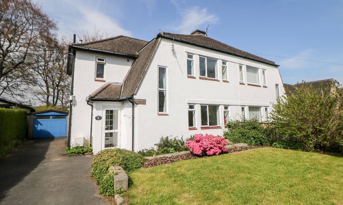 Hope Valley Cottage | LOOSE HILL LEA, family friendly, with a garden in Shatton