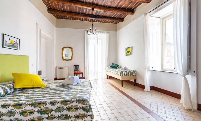 Historical Center Apartment | Lopez 20 - a Big Family Apartment