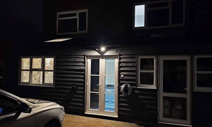 Crawley House | Lopez Home Crawley