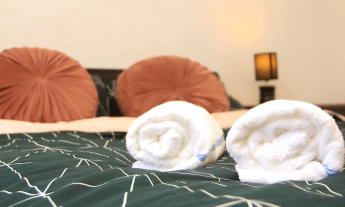 Leigh House | Lord House - Amazen SA, Sleeps 4