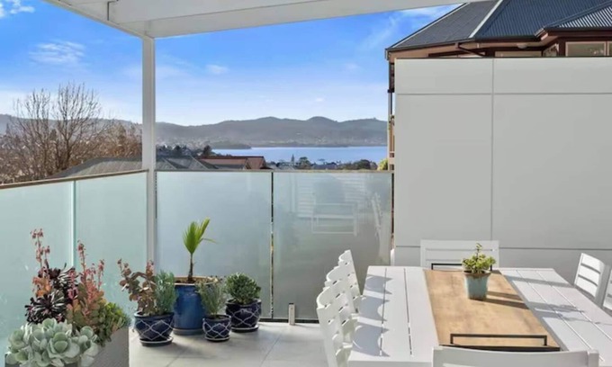 Sandy Bay Villa | Lord Street Villa Spacious Comfort and River Views
