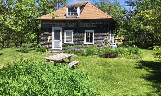 Brooksville Cottage | Lords Cove Cottage in Brooksville Maine