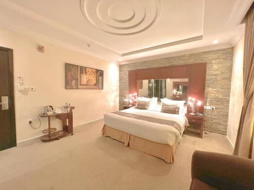 Sari Street Apartment | Loren Served Apartments AL Salamah