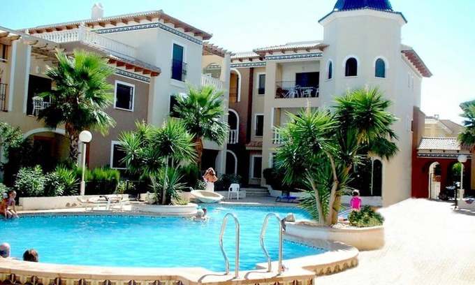 Los Alcazares House | Los Alcazares Pueblo Patricia award winning Playa 111