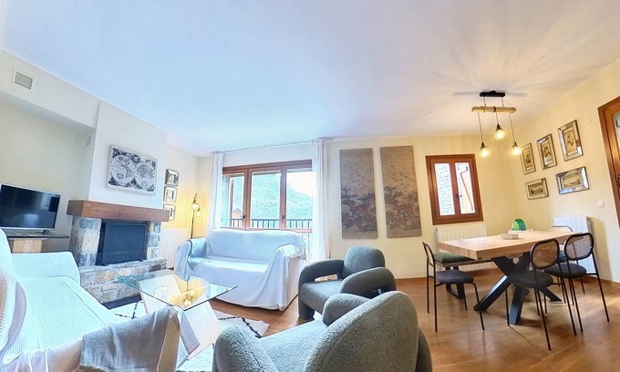 Escarrilla Apartment | Los Altos de Escarrilla - Tu Casa en los Pirineos - 2 Dorm y 1 Baño 33BA