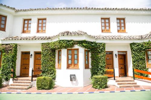 Dosbarrios Hotel | Los Arcos