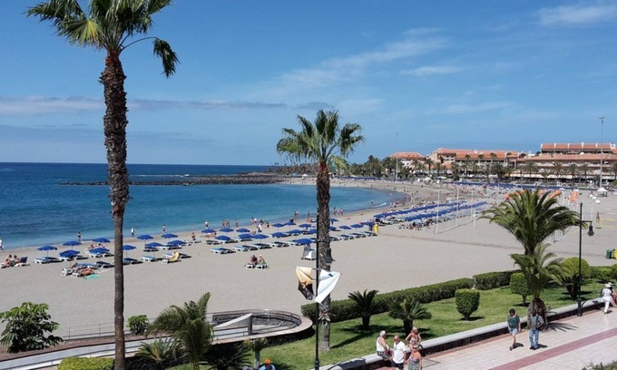 Los Cristianos Apartment | Los Cristianos, new beautiful apartment, suitable for disabled, free wi-fi