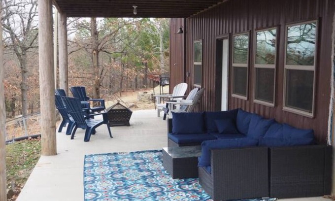 Checotah House | Lost Boys' Hideout Lake Eufaula Rental with dock