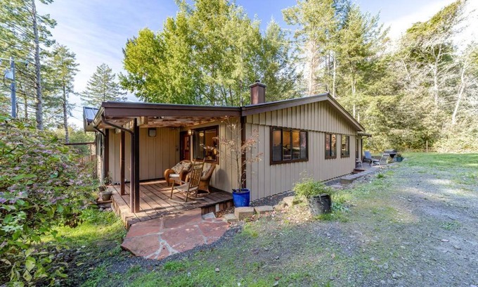 Carlotta House | Lost Coast Cottage Petrolia