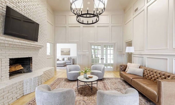 Tarrant County House | Lost Creek Retreat - stylish & spacious 3 bedroom