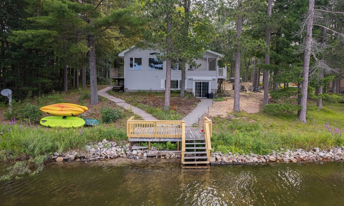 Wetmore House | Lost Lake Lodge: Newly Renovated! Pictured Rocks nearby!