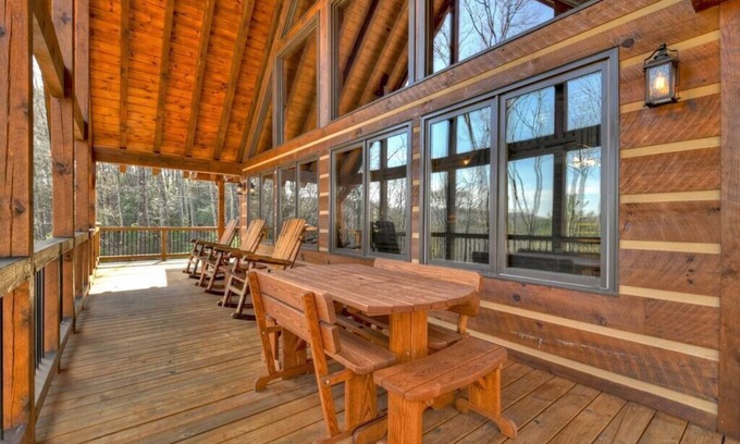 Cherry Log Cabin | Lost Shepherds Lodge | Book 3 Nights Get 4th Free!