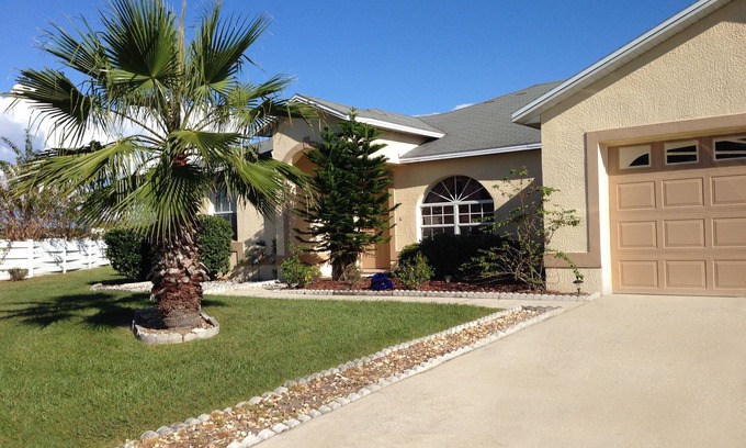 Crescent Lakes House | Lots of Privacy On A Lake 20 Minutes From Disney With A Private Pool!