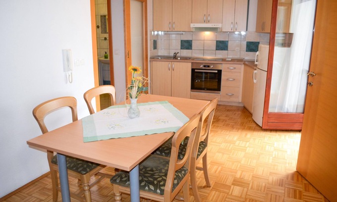 Izola Apartment | Lots of space, light, and in the heart of Izola