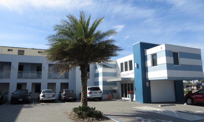 Bostroms Lower Ormond Beach Hotel | Lotus Boutique Inn and Suites