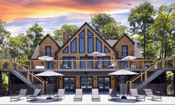 Barryville House | Lotus Lodge: Pool | Hot Tub | Sauna | Incredible Views