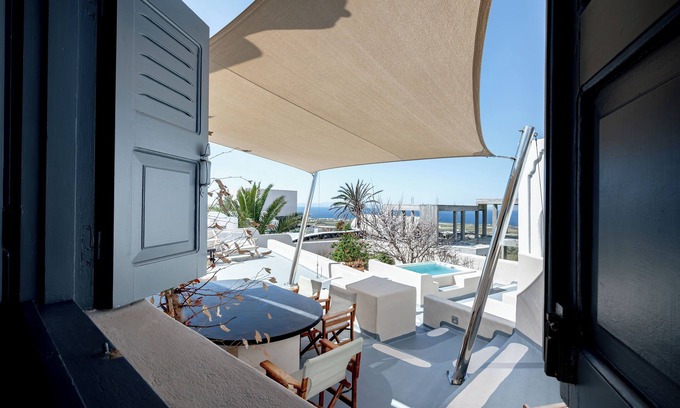 Finikia House | Lotza Studios