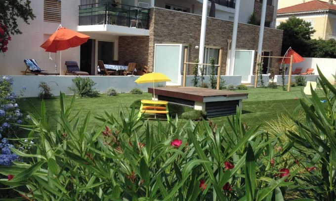 Sanary-sur-Mer Apartment | LOU BAMBOU *. PMR access. Terrace. GARDEN. Parking. All on foot