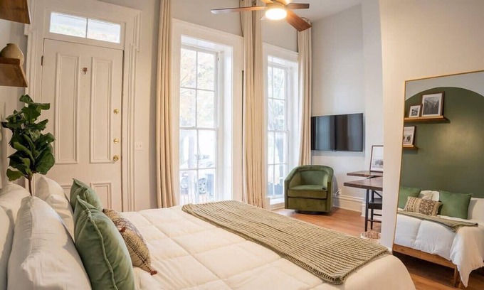 Phoenix Hill House | Lou Charm: Near DTwn, Airport, Expo & Churchill!