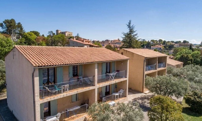 Greoux-les-Bains Apartment | Lou Cigaloun star in a field of olive trees
