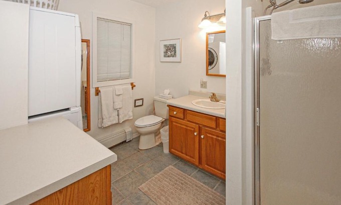 Glen Arbor House | Lou n' Lil's