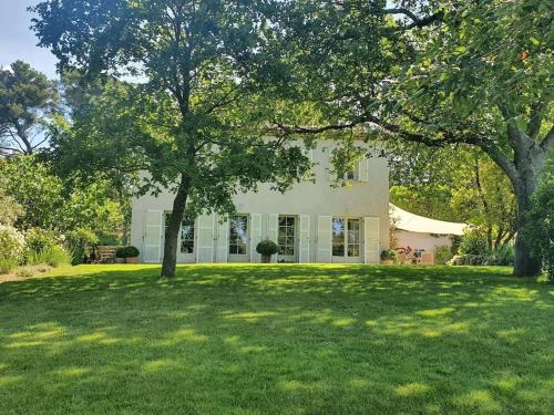 Est House | Lou Pantai, House, 5 bedrooms, 8 people, Pool, Large garden, 4km from AIX EN PROVENCE