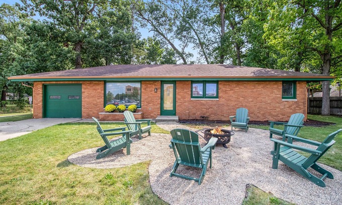 Wooded Estates House | Lou's View