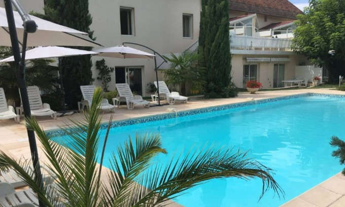 Souillac Apartment | Loue Agréable T1 Avec Piscine