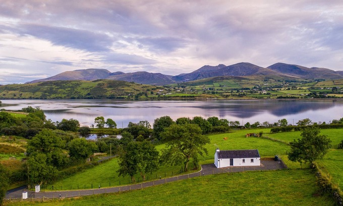 Newry Cottage | LOUGH ISLAND REAVY COTTAGE, romantic in Kilcoo, Newry, County Down