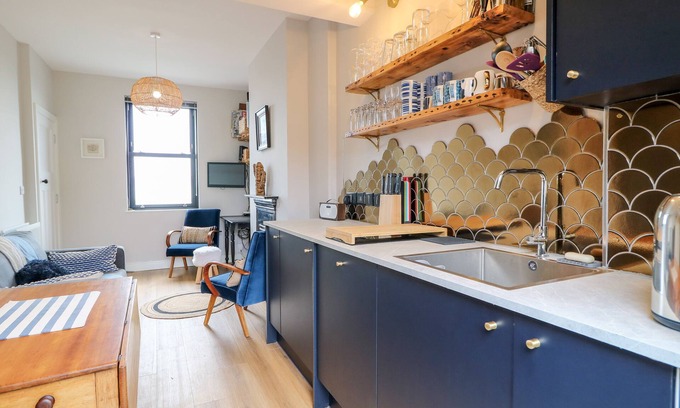 Whiteabbey Cottage | Lough Mill House