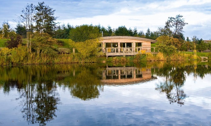 Richmond Cottage | Louis - a lodge that sleeps 6 guests in 3 bedrooms