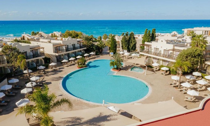 Chlorakas Hotel | Louis Paphos Breeze